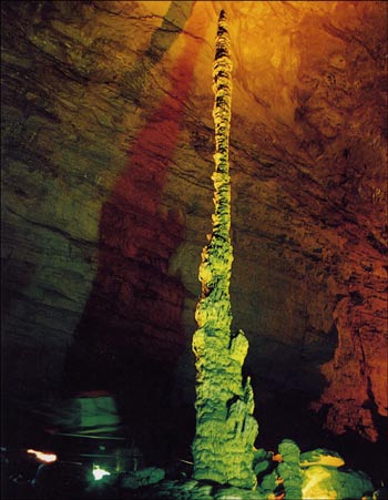 張家界國家森林公園、大峽谷、玻璃橋、鳳凰古城四日游