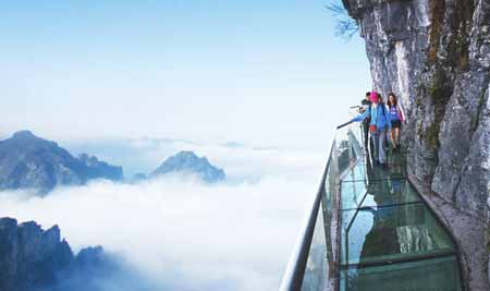 張家界國家森林公園、天子山、袁家界、金鞭溪、十里畫廊、玻璃橋、天門山、玻璃棧道兩晚三日游